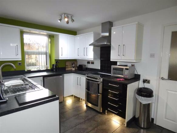 EXCELLENT DINING KITCHEN