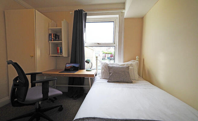 Photo 10