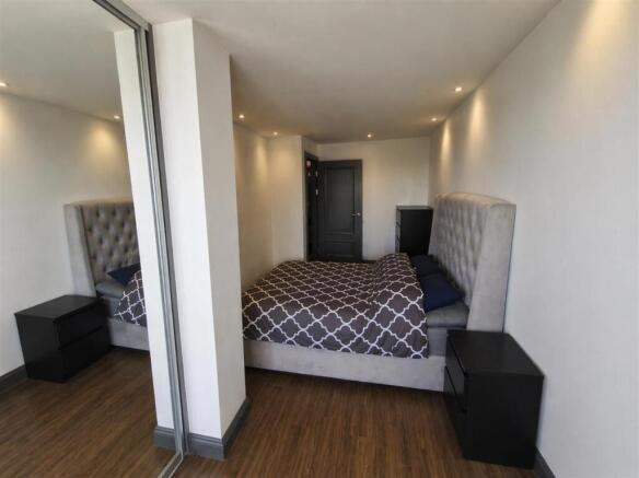 1 bed Apartment to rent Image 5