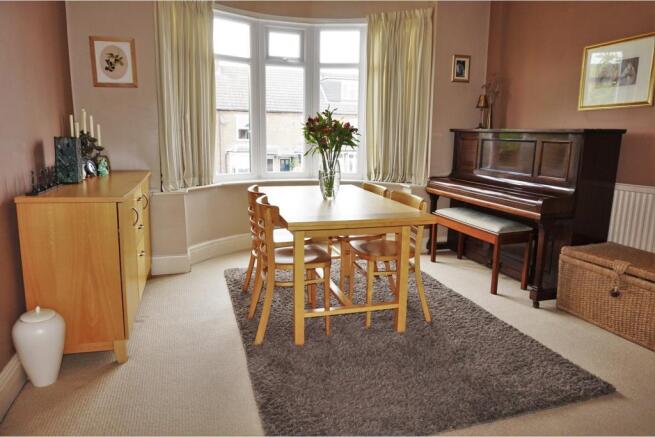 Lounge/Dining Room