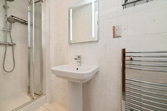 4 bed Semi-Detached for sale Image 11