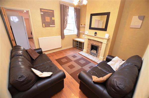 LOUNGE.