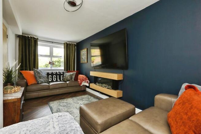 3 bed Detached for sale Image 8