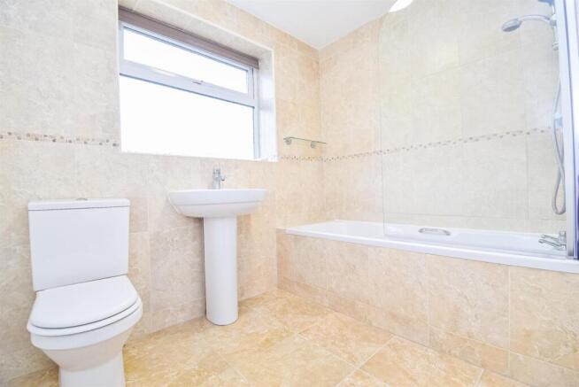 2 bed Terraced to rent Image 9