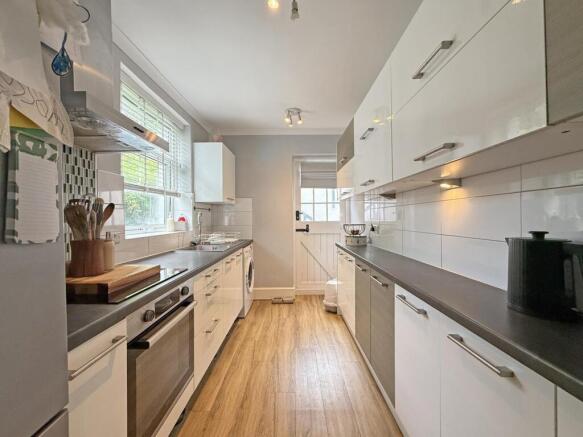 Dunclair Park 13 - Kitchen.jpg