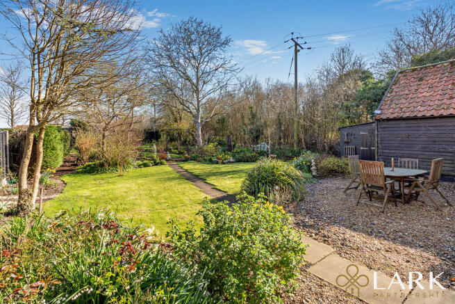 8682638-exteriorW...