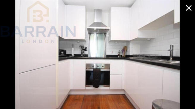 Flat For Sale, Lincoln Plaza, London, E14 By Barra