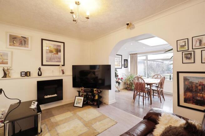 4 bed Detached Bungalow for sale Image 5