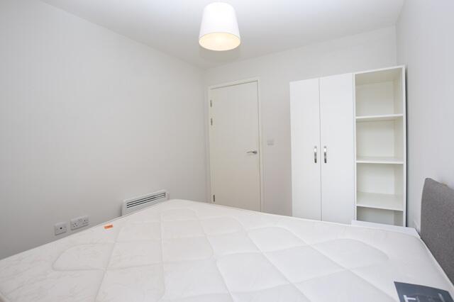 2 bed Apartment to rent Image 7