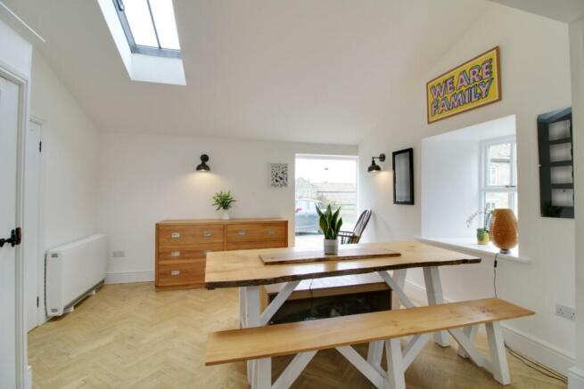 Dining Room (2).jpg