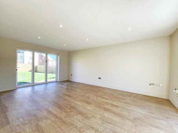 3 bed House for sale Image 6