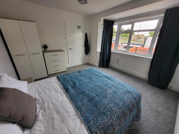 Room 1 at £775pcm