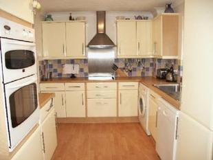 Kitchen/breakfast Room: