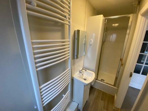 ensuite 2.jpg