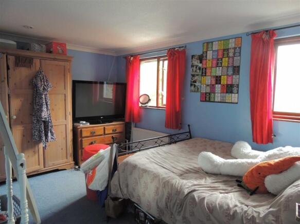 Bedroom: