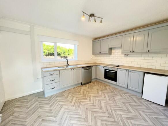 Kitchen pic 1.jpg