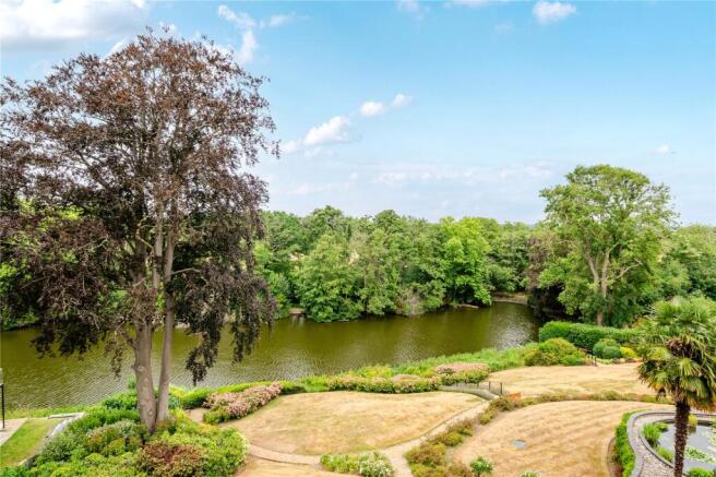 Broadwater Place, Weybridge, KT13 photo 4