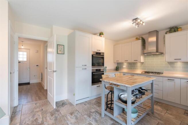 1 Beaufort Close-005.JPG