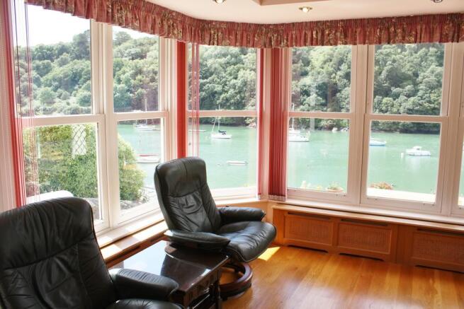 Living Room Stunn...