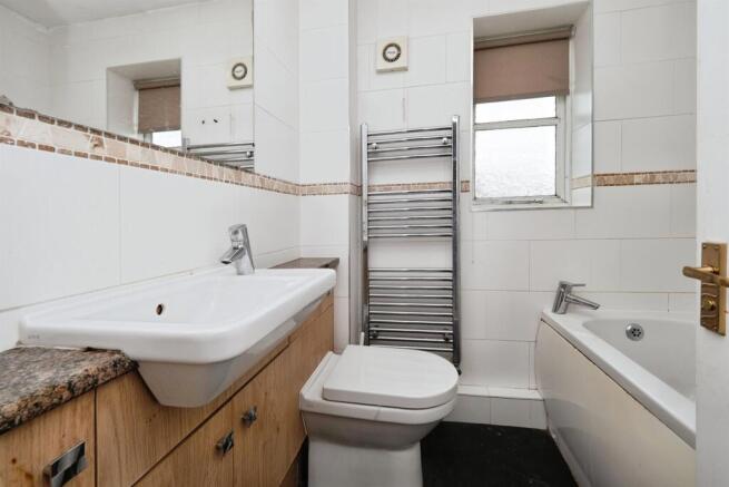 3 bed Semi-Detached for sale Image 10