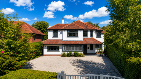 Woodhead Road, Hale, WA15