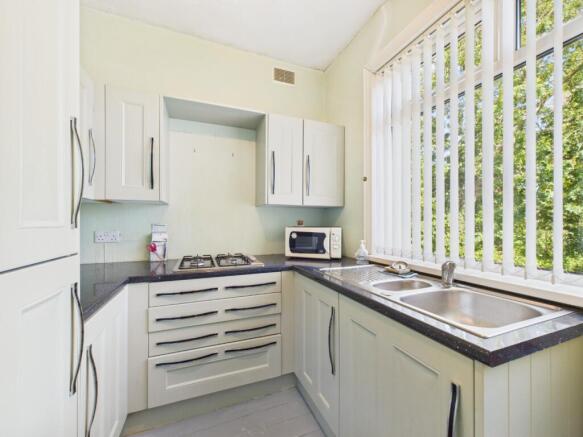 3 bed Semi-Detached for sale Image 9
