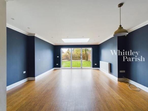 CAM04332G0-PR0087...