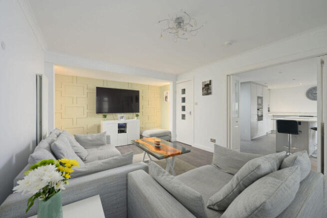 Maple Court, Cumbernauld photo 4
