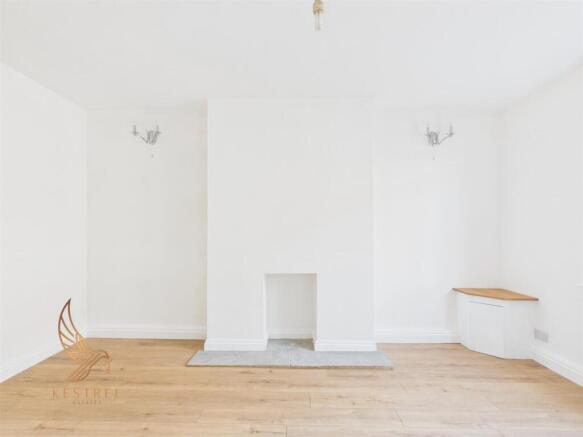2 bed Flat for sale Image 7