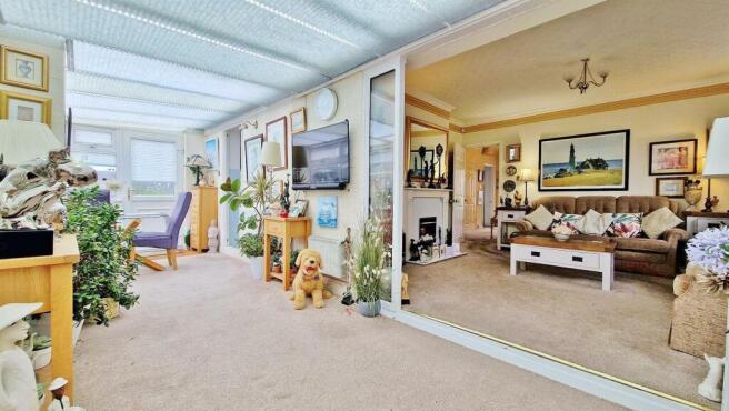 Conservatory/Dining Area