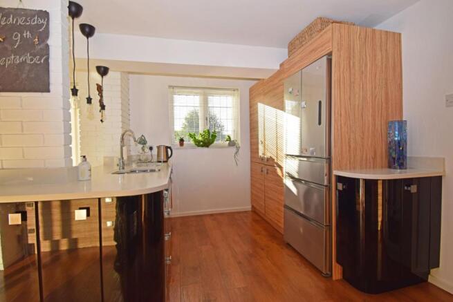 8 Hanbury Road, kitchen 3.jpg