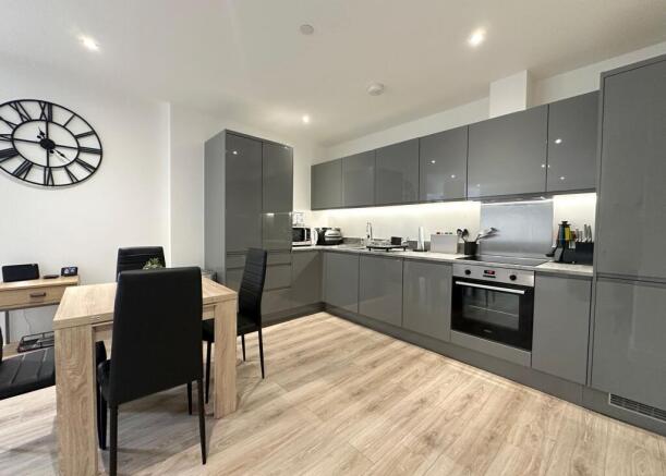 LARGE OPEN-PLAN KITCHEN/DINER/LIVING ROOM