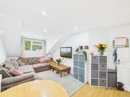 Flat 3, 24, Sandy Lane, Walton-on-thames KT12 2EQ