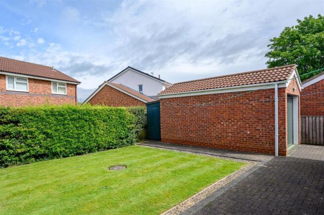 3 bed Detached Bungalow for sale Image 3