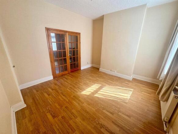 4 bed Terraced to rent Image 5