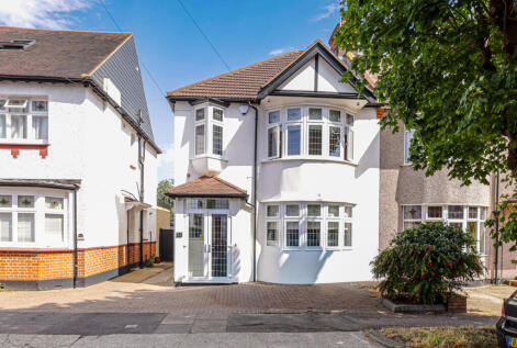 Marine Avenue, Leigh-on-sea, SS9