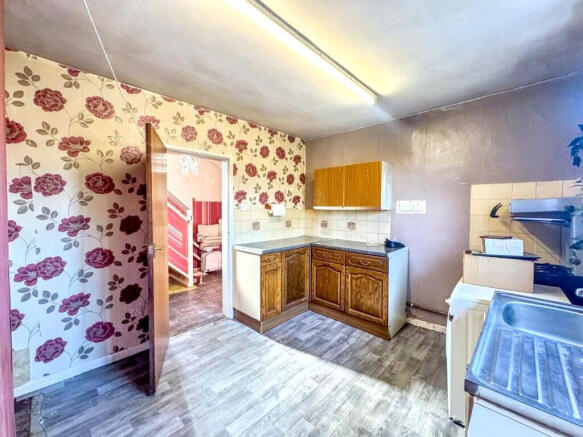 2 bed Semi-Detached for sale Image 6