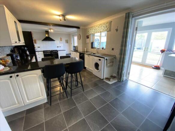 Dining Kitchen: