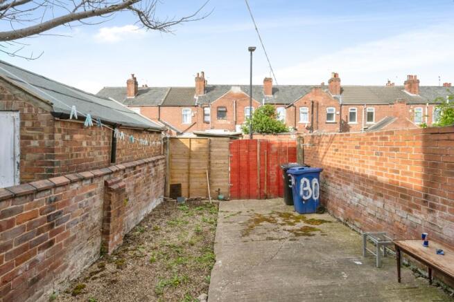 3 bed Terraced for sale Image 11