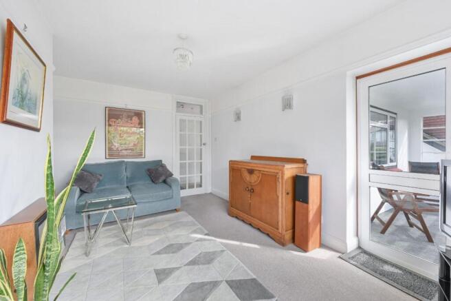 Ridgeway, Epsom, KT19 photo 3