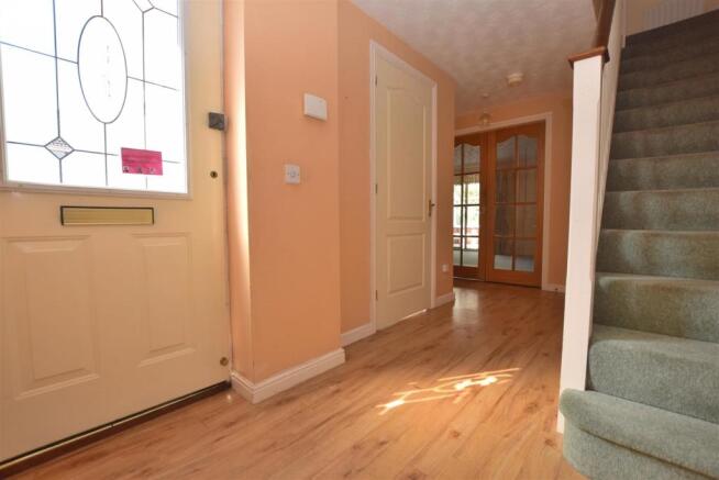 L-Shaped Entrance Hallway