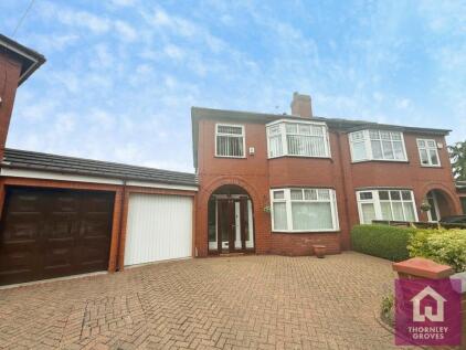 Maldon Drive, Monton, M30