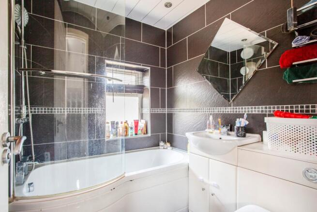3 bed Semi-Detached for sale Image 11
