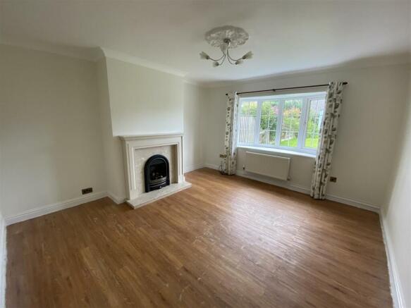 Dining room: