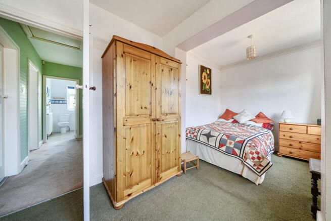 4 bed Semi-Detached for sale Image 12
