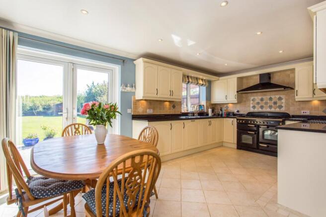 Kitchen/Breakfast Ro