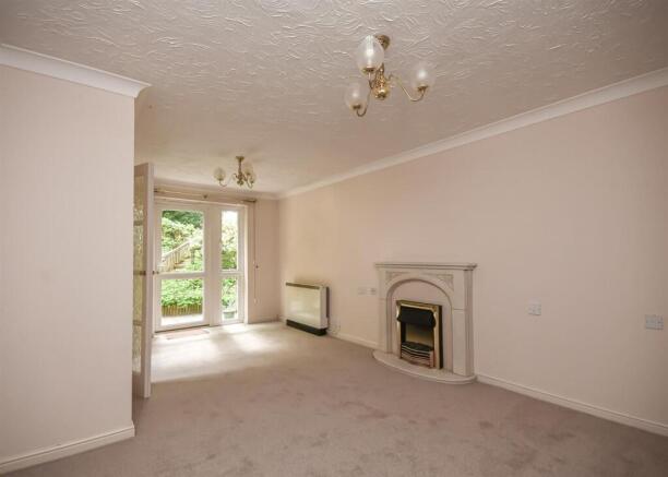 Flat 8 Pendene Court-9.jpg