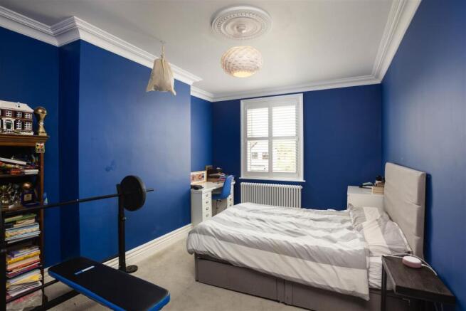 5 bed Semi-Detached for sale Image 10