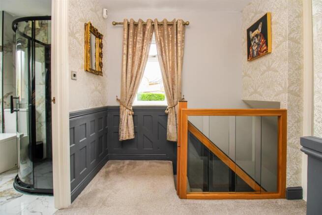3 bed Detached for sale Image 11