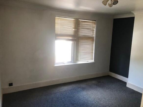 11 Albion Bed1 T202205112107.jpg